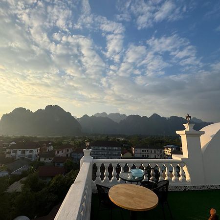 Sky Hotel Vang Vieng Esterno foto