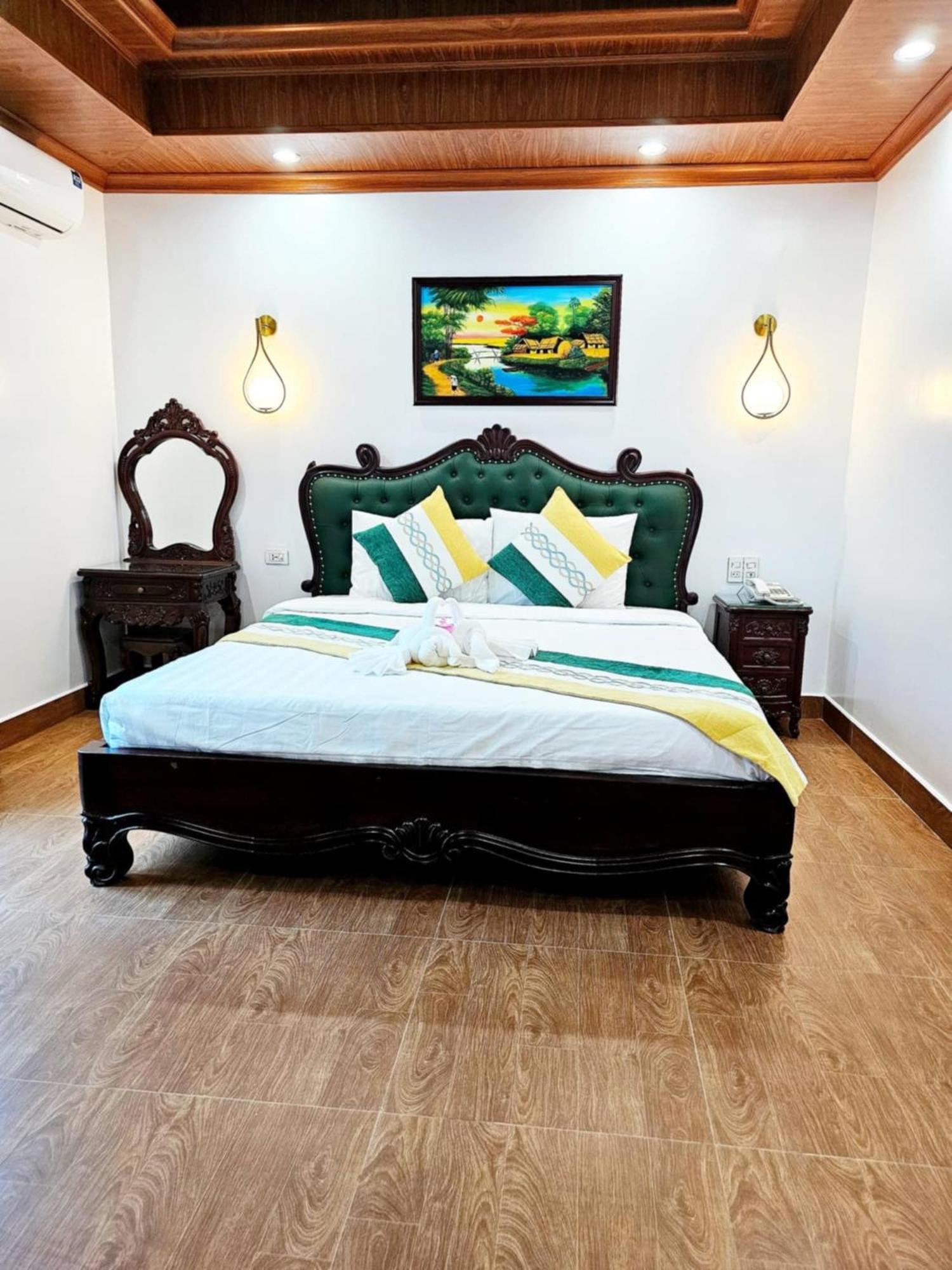 Sky Hotel Vang Vieng Esterno foto
