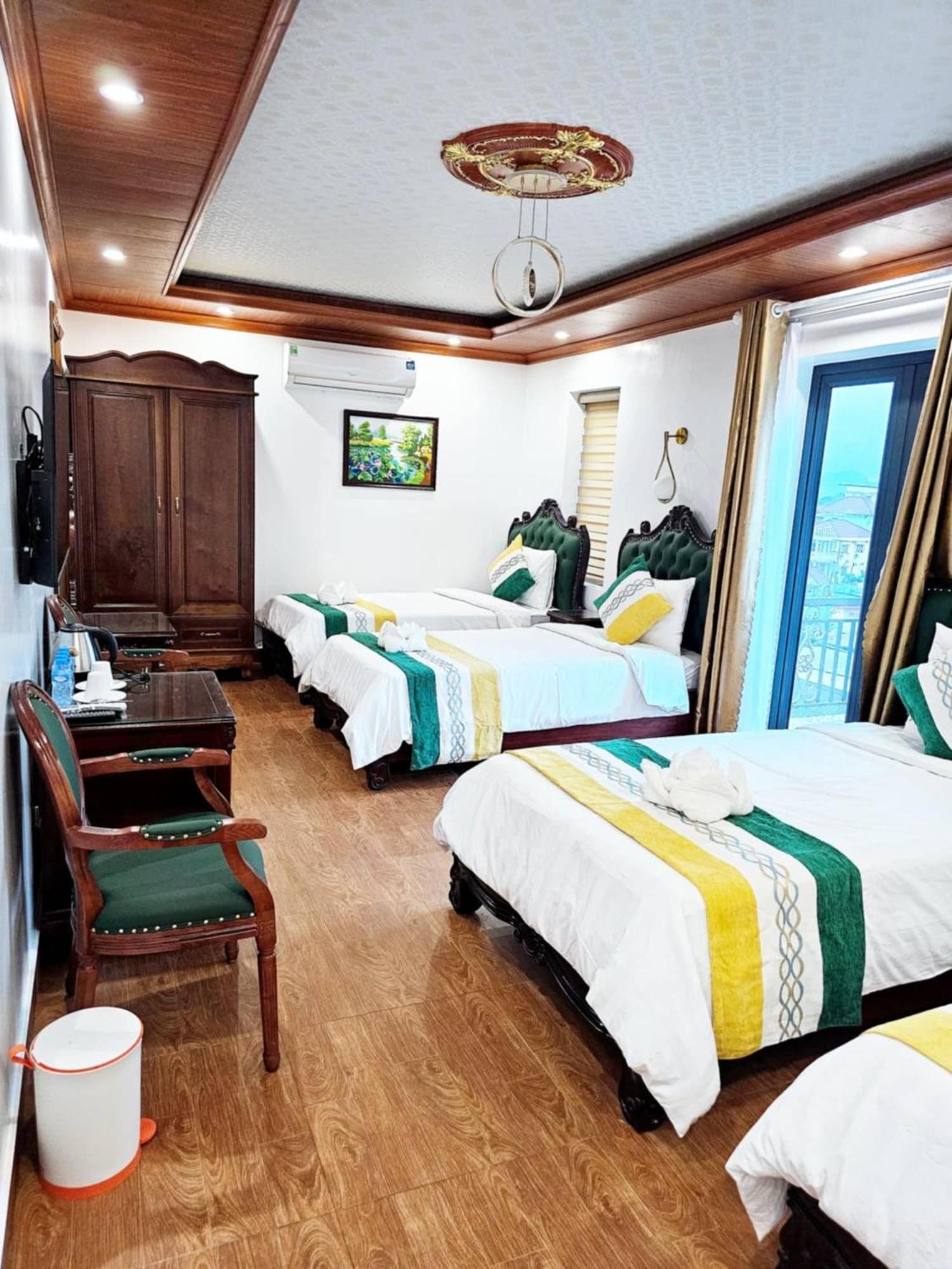 Sky Hotel Vang Vieng Esterno foto