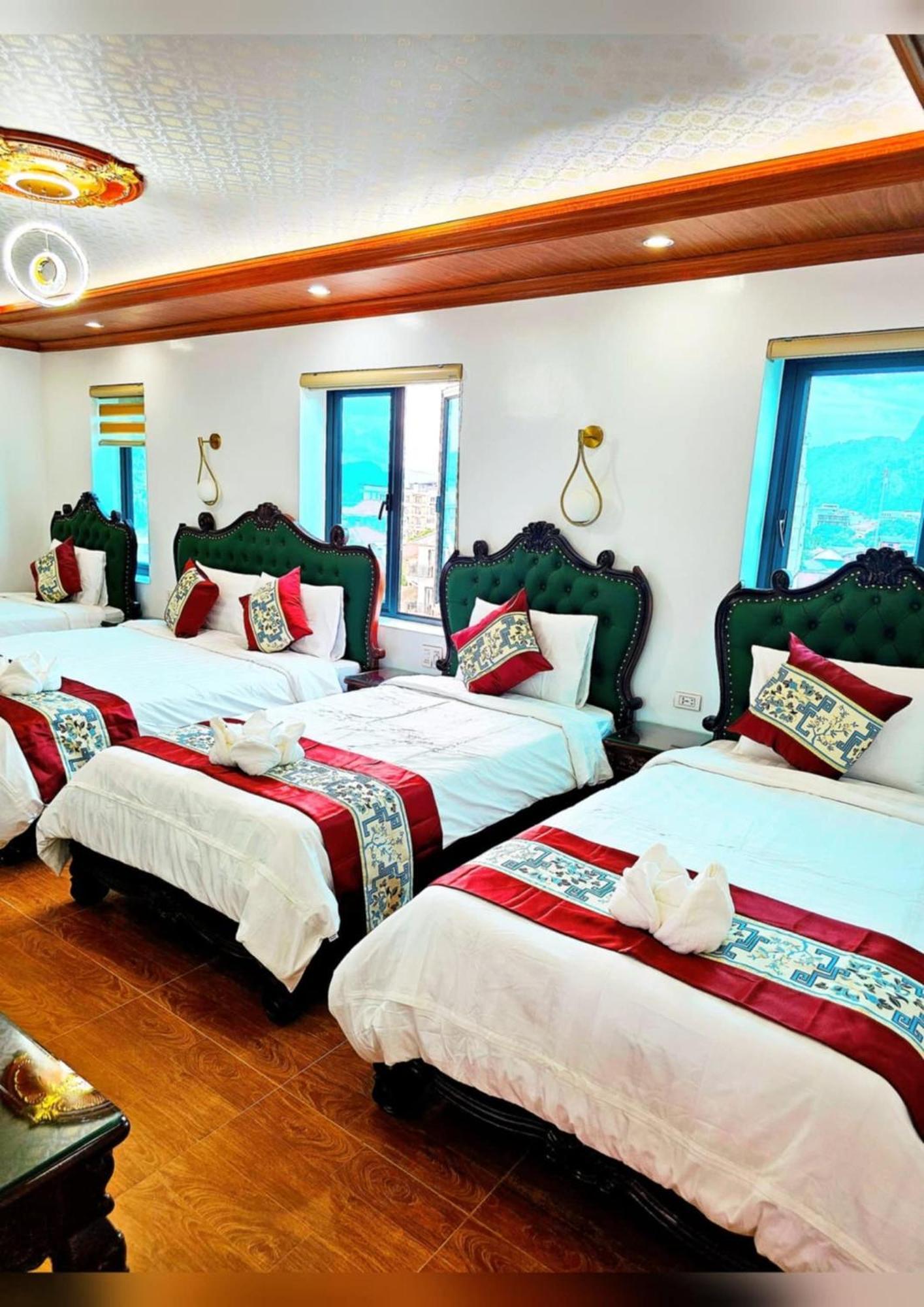 Sky Hotel Vang Vieng Esterno foto